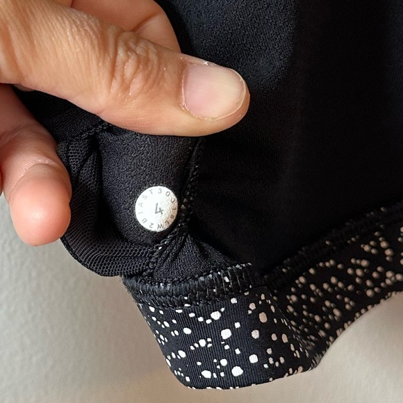 lululemon Free To Be Serene High Neck Bra Black White Speckle Size 4 - Picture 13 of 13